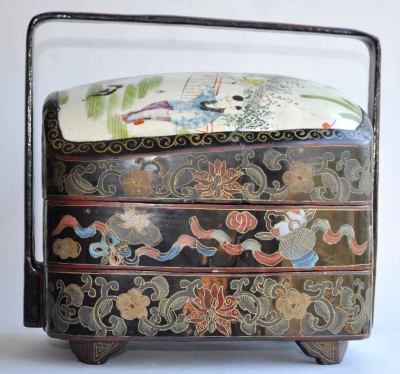 Japon - Picnic box in porcelain and lacquer