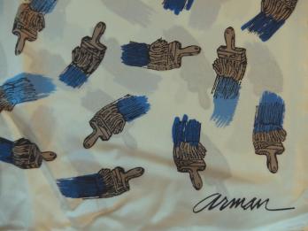 ARMAN - Les pinceaux bleu, Sérigraphie sur foulard soie 2