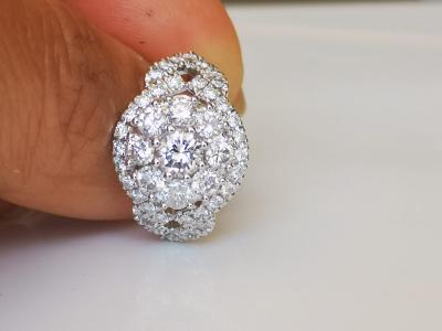 Bague solitaire  en or blanc 750 ( 18 KT ) de forme jonc sertie de diamants 2