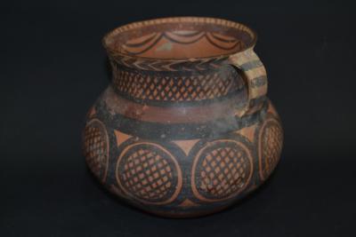 Vase néolithique. CHINE, Période néolithique; 2000 ans avant JC 2