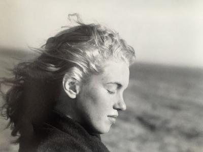 André de Dienes - Marilyn de profil (1946) 2