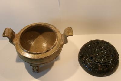 Chine, Dynastie Han, Paire de vases tripodes Ding 2