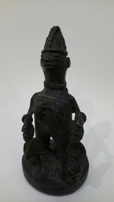 Maternité BINI, YORUBA, Nigeria. XIXème. En bronze. 2