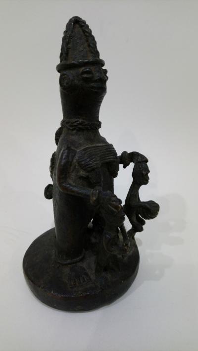 Maternité BINI, YORUBA, Nigeria. XIXème. En bronze. 2