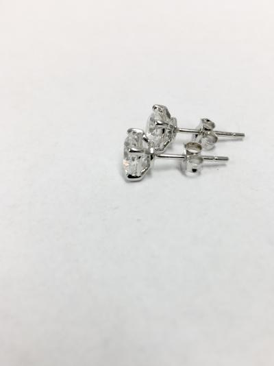Platinum diamond stud earrings 2