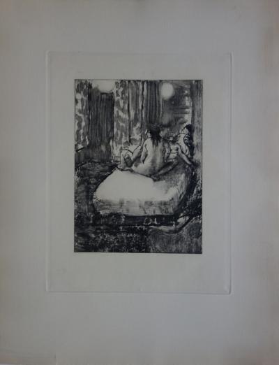 Edgar DEGAS : Dans l’intimité de la chambre à coucher - Gravure originale, 1935 2