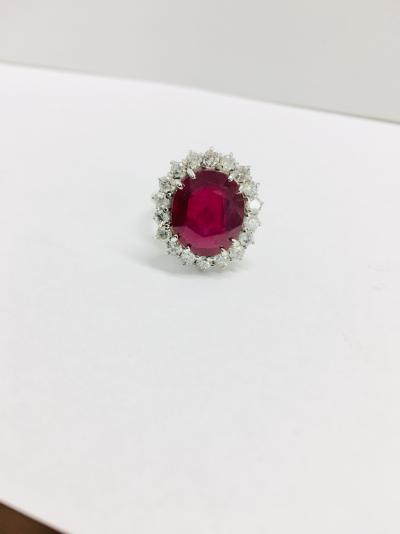 10ct ruby and diamond cluster ring. 2