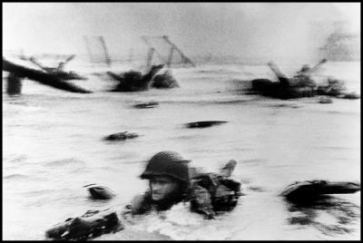 Robert CAPA  - Normandie, le 6 juin 1944 - Photographie 2
