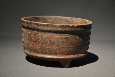 Art précolombien, Grande coupe tripode en céramique, Culture Maya, Guatemala, ca 800 ap JC 2