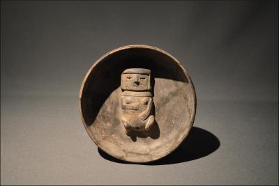 Importante coupe en céramique, Pérou, Art Précolombien , Culture Chavin ancien,  700 - 500 av JC 2