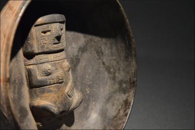 Importante coupe en céramique, Pérou, Art Précolombien , Culture Chavin ancien,  700 - 500 av JC 2