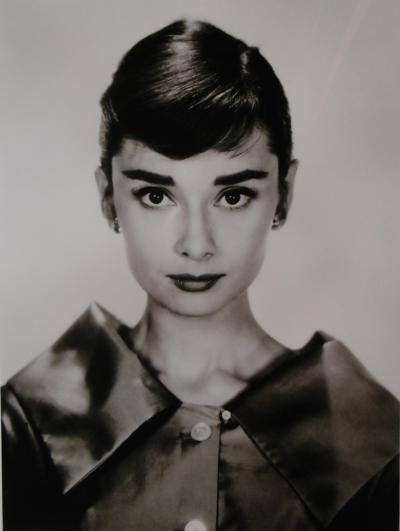 Bud Fraker - Portrait d’Audrey Hepburn, Photographie tirage argentique, Tampon au dos 2