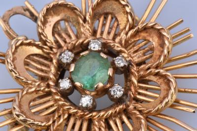 Pendentif vintage en or avec émeraude et diamants ronds brillants 2