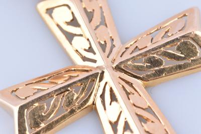 Pendentif croix chrétienne en or 18 carats 2
