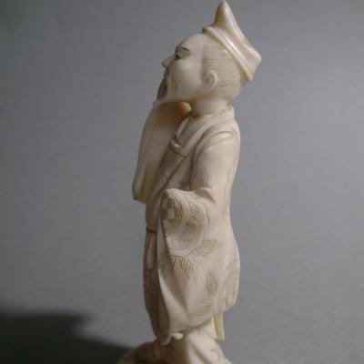 Okimono en ivoire . Vieux Sage. Japon  début XXème 2