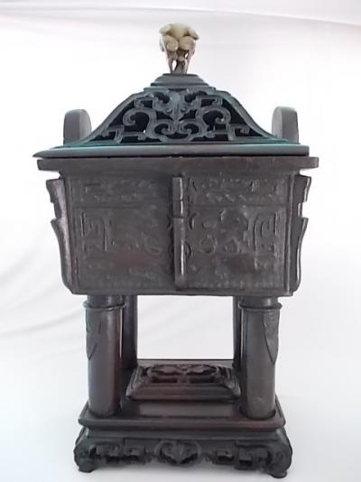 China - Cauldron (vase) in bronze