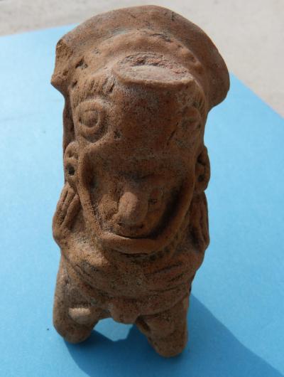 Ocarina en terre cuite modelé d’un guerrier, Maya, Mexique ou Guatemala , 600 à 900 après J.C 2