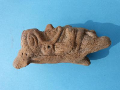Ocarina en terre cuite modelé d’un guerrier, Maya, Mexique ou Guatemala , 600 à 900 après J.C 2